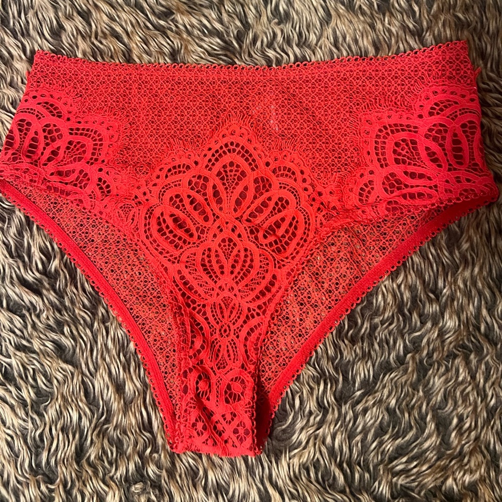 Victoria's Secret Dream Angels Red Lace Mid-Rise Cheeky Panties